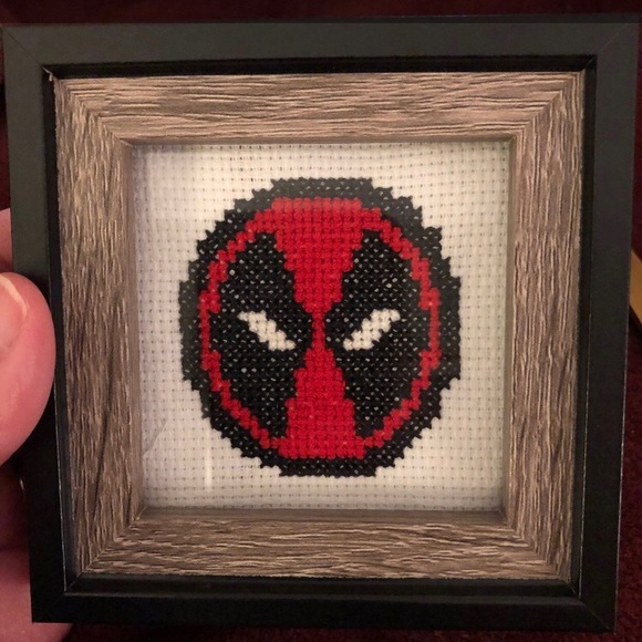 FRAMED DEADPOOL HANDMADE CROSS STITCH - Picture 2 of 4
